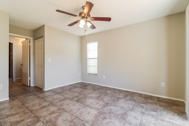 Building Photo - 9310 Tamworth Ln