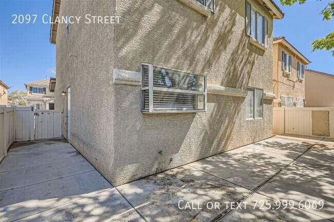 Building Photo - Charming Wexford Village Home: Open Layout...