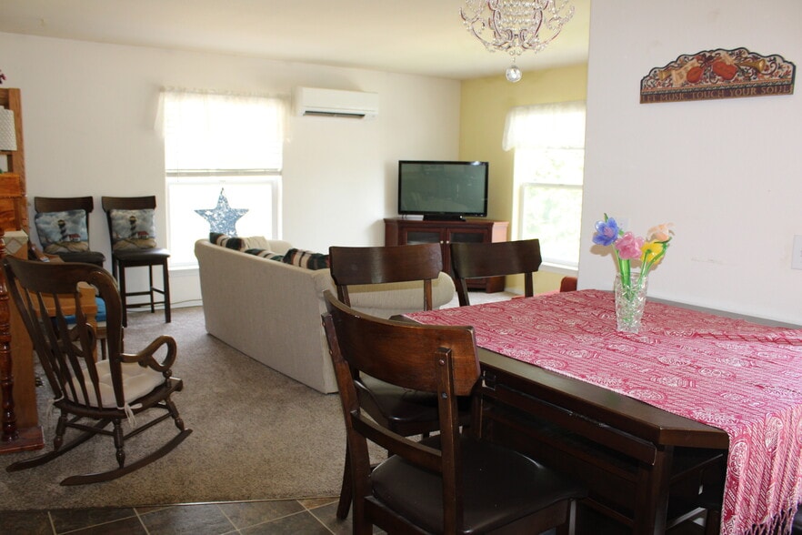 Building Photo - 1012 W Park St