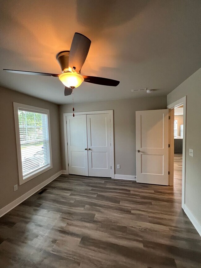 Building Photo - Topper Heights