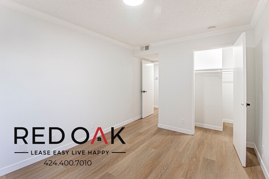 Building Photo - 1522 N Formosa Ave