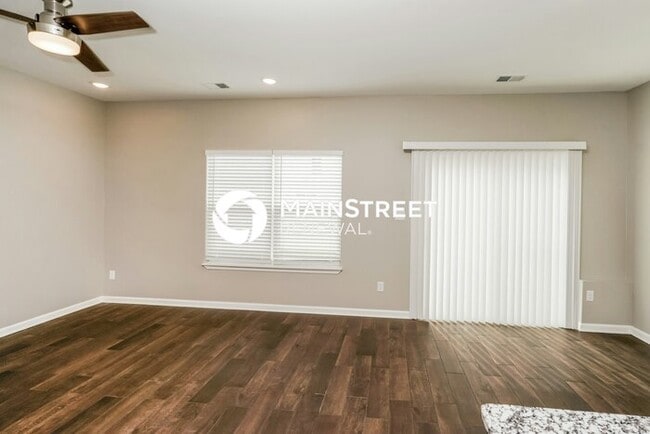 Building Photo - 3 Bedroom Pet-Friendly Home in Jeffersonvi...