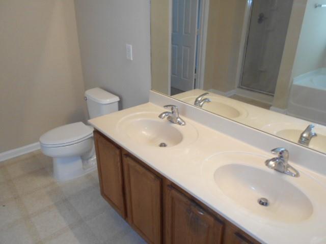 Building Photo - 2111 Manchester Ct