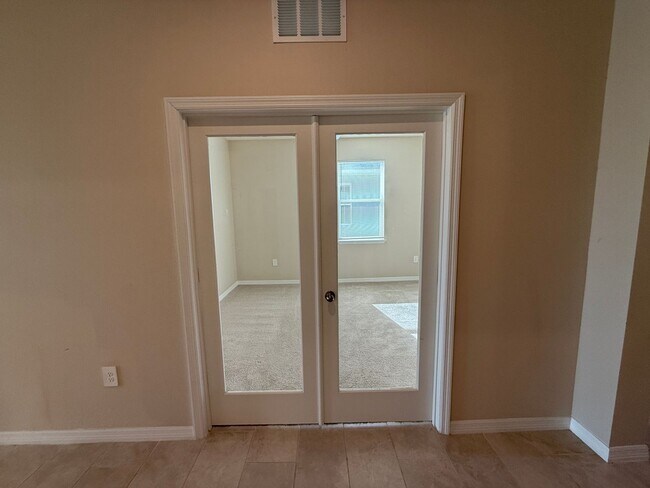 Building Photo - 3 Bedroom 2.5 Bath Single Family Home Prom...