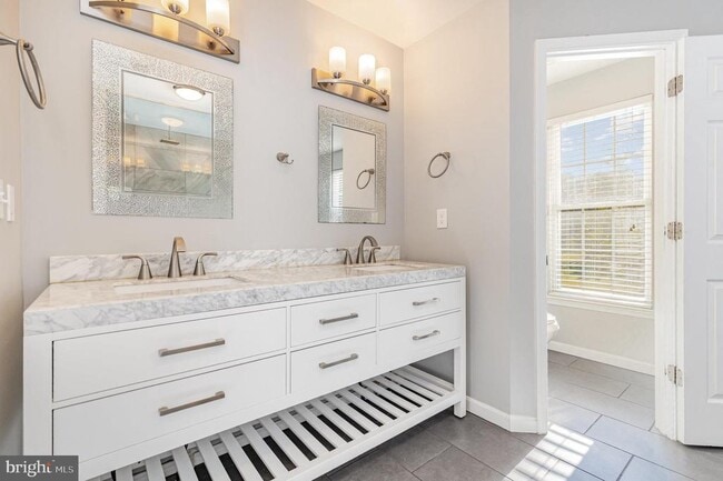 Building Photo - 9212 Isle of Laurels