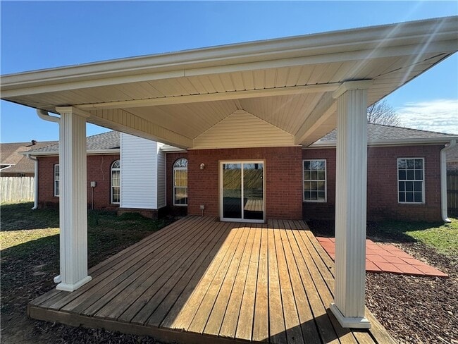 Building Photo - 314 Center Dr