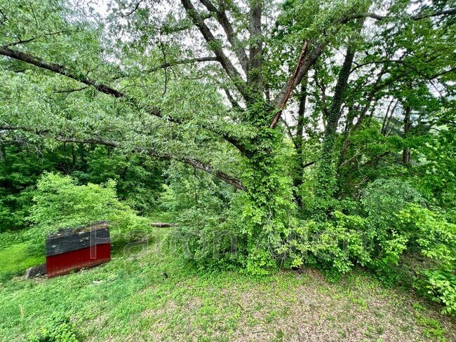 Building Photo - 14 Friendly Hollow