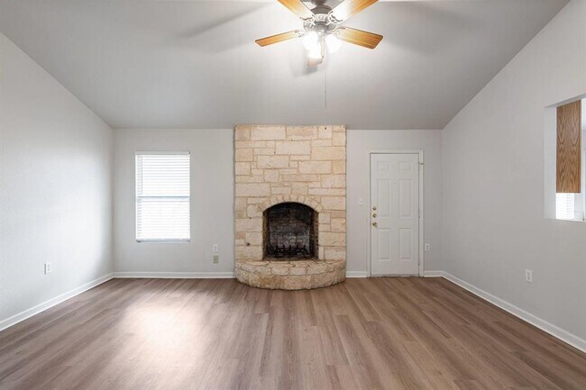 Building Photo - 8408 Staunton Dr