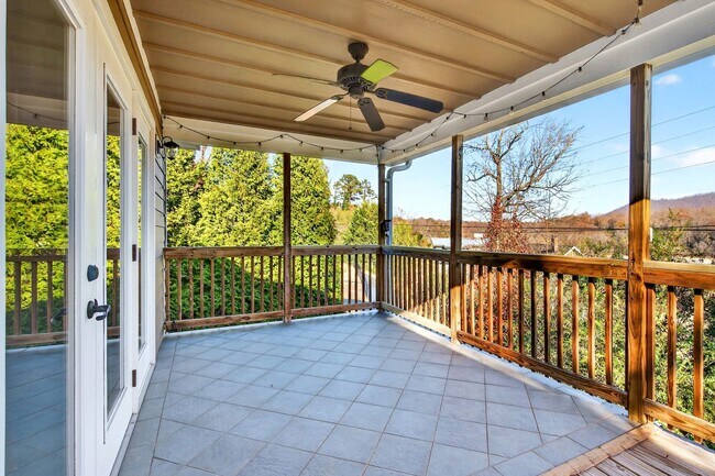 Building Photo - Asheville Rental-Beverly Hills Area