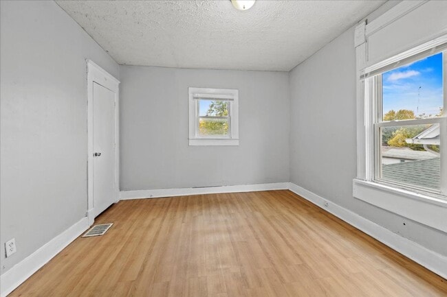 Building Photo - 38 N Grant Avenue - $875/mo.