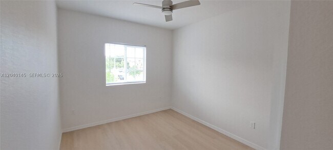 Building Photo - 3526 NW 29th Ct