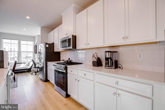 Building Photo - 4468 Sulford Ter