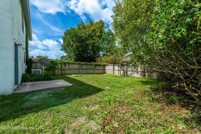 Building Photo - 890 Hibiscus St