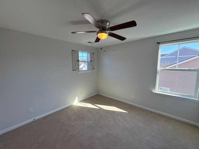 Building Photo - 3 Bed 2.5 Bath Home - Pooler GA