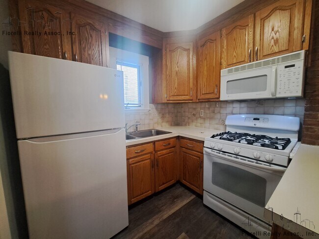 Building Photo - 44 Princeton St