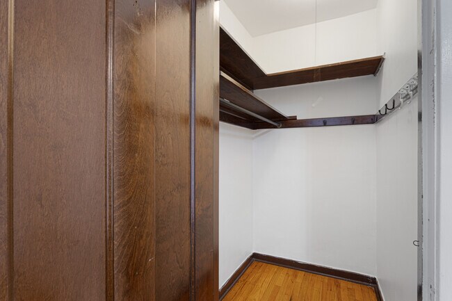 Building Photo - 2342 N Spaulding Ave