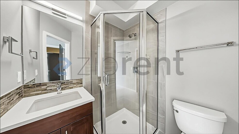 Building Photo - Unit