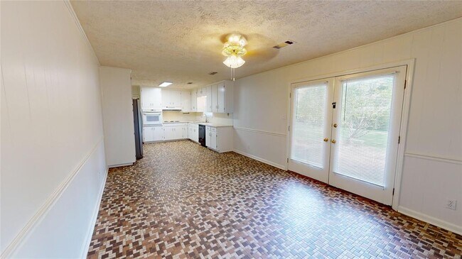 Building Photo - 355 Mont Vista Dr