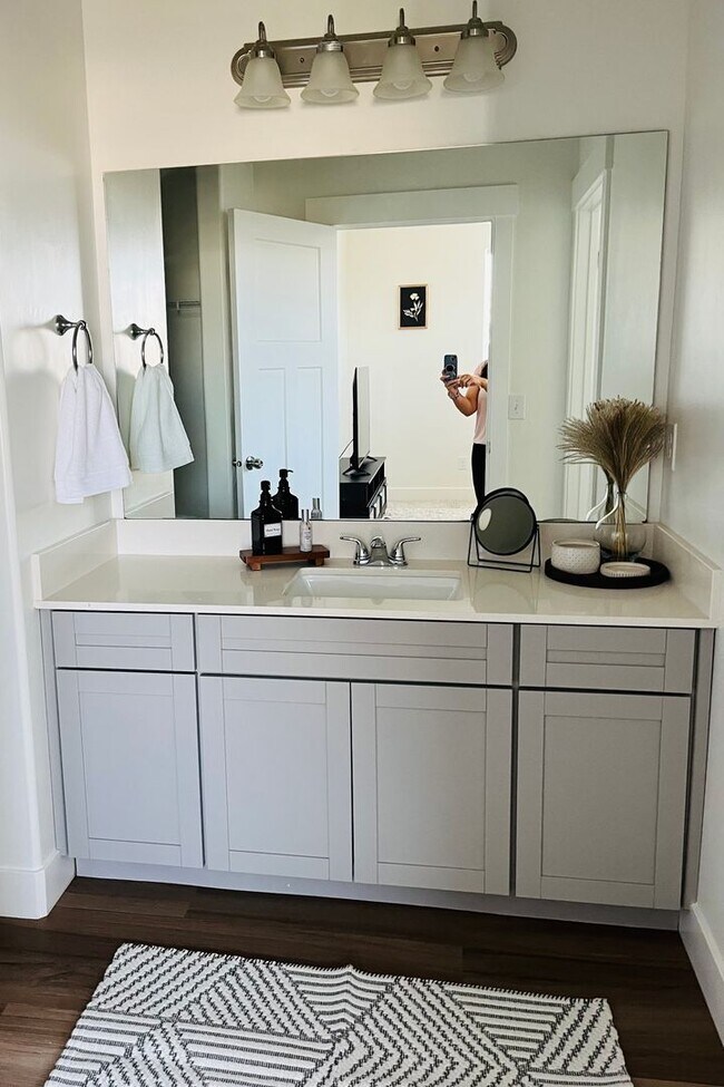 Building Photo - Comfortable 3 Bed / 2 Bath Home Available in Lehi