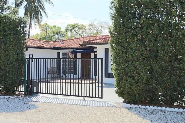Primary Photo - 641 SW 8th Ave