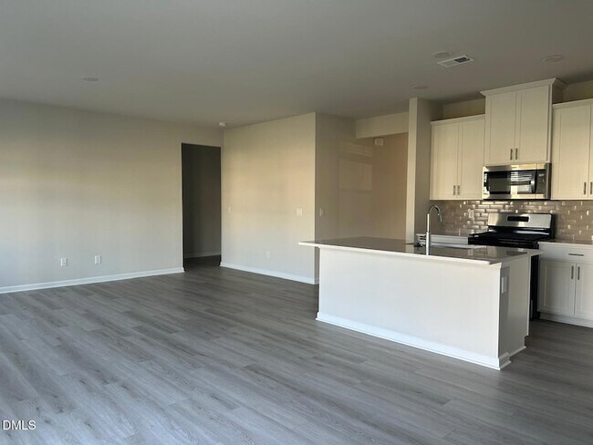 Building Photo - 1220 Whitespire Wy