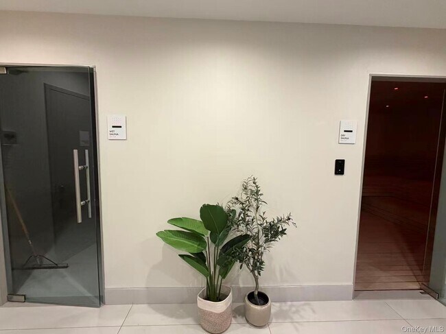 Building Photo - 131-02B 40th Rd