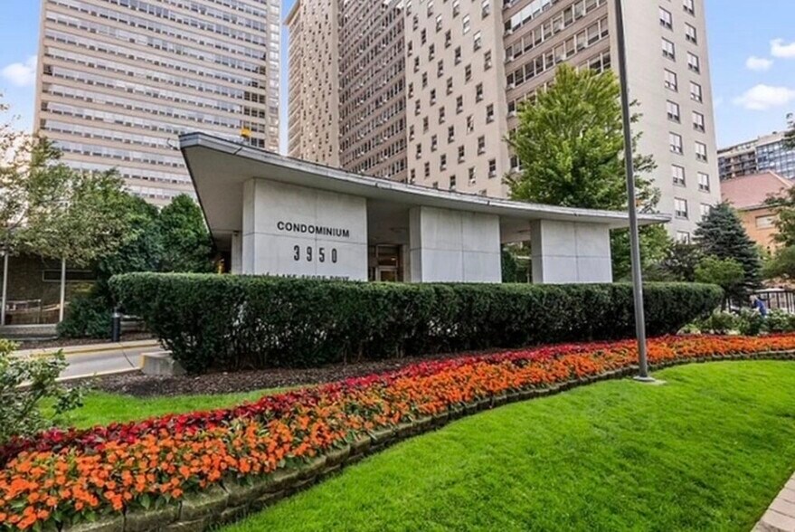 Building Photo - 3950 N Lake Shore Dr