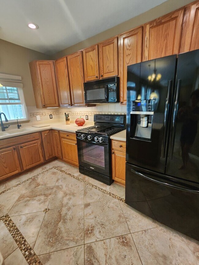 Building Photo - 3288 Beech Ln