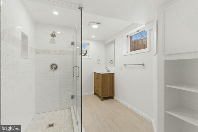 Building Photo - 4813 20th Pl N