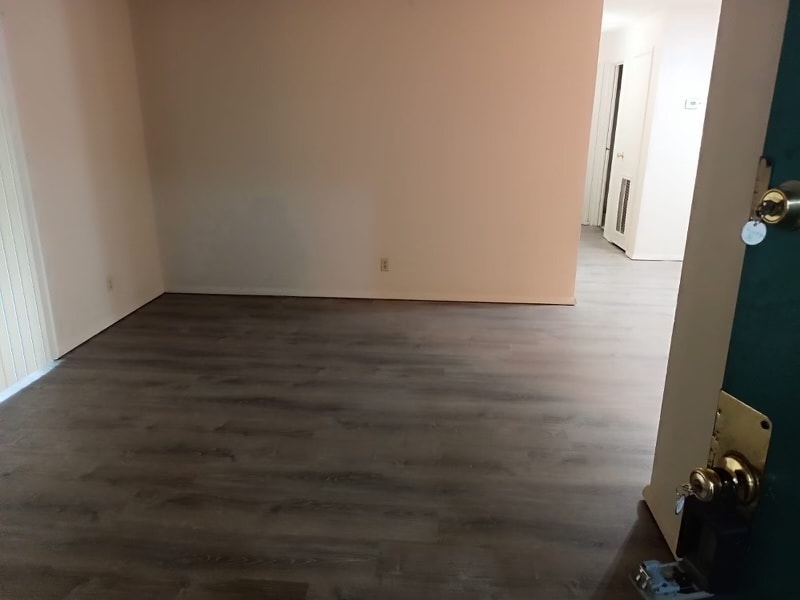 Building Photo - 32 Woodglen Apartment