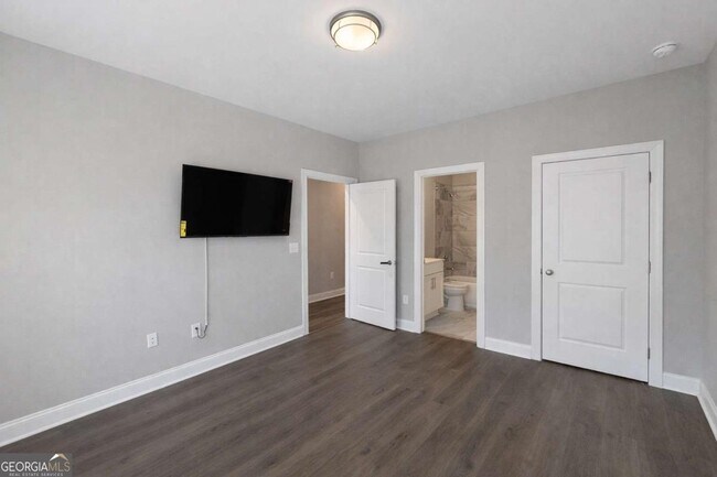 Building Photo - 1375 Walking Wy