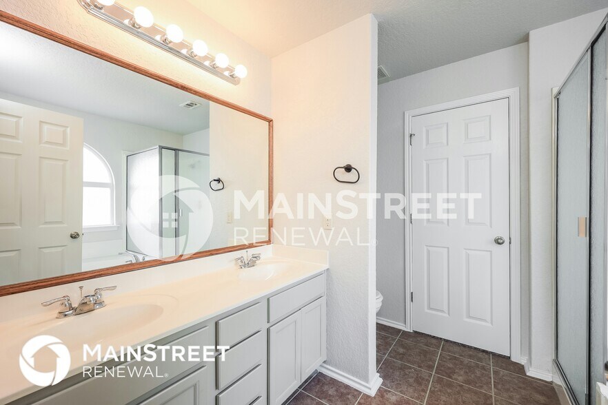 Building Photo - 12151 Karnes Way