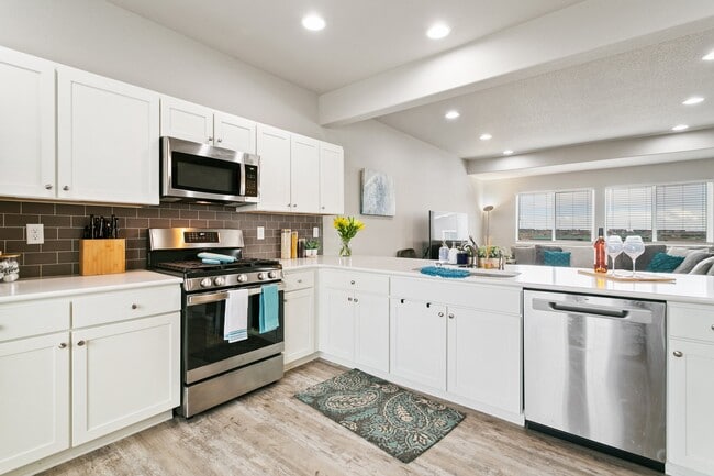 Building Photo - 7427 Gorgeted Quail Grv