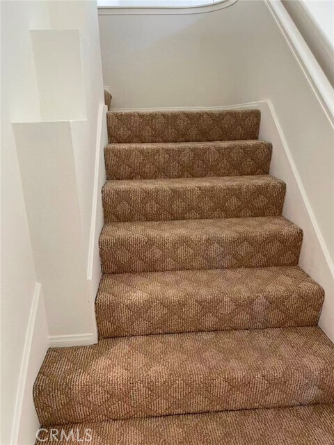 Building Photo - 15 Springbrook Rd