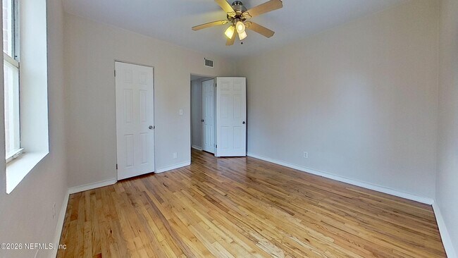 Building Photo - 3005 Walton St