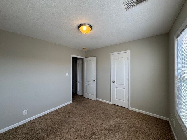 Building Photo - Beautiful Single Family Home