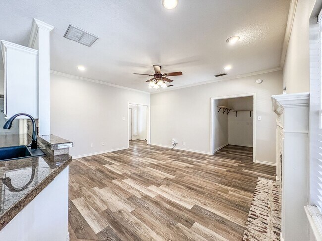 Building Photo - 4 bedroom 2.5 bathroom house in Cooper ISD with Solar!!