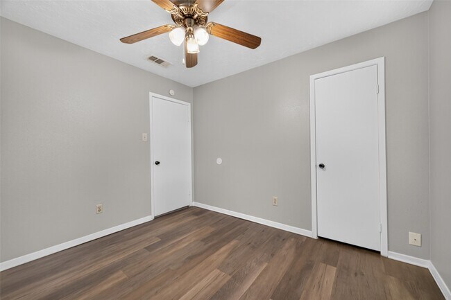 Building Photo - 2403 Autumn Springs Ln