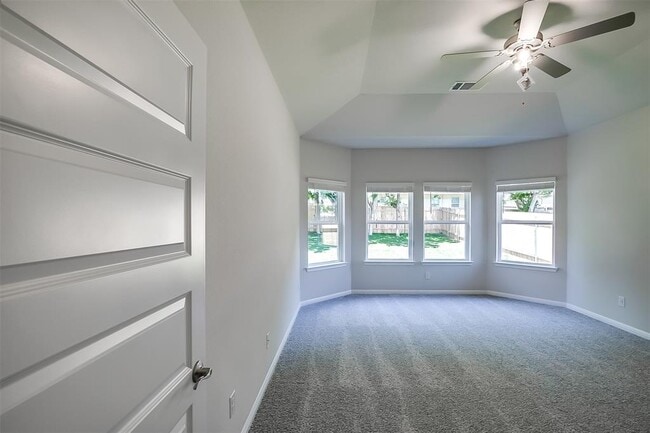 Building Photo - 107 Greenspire Downs Dr
