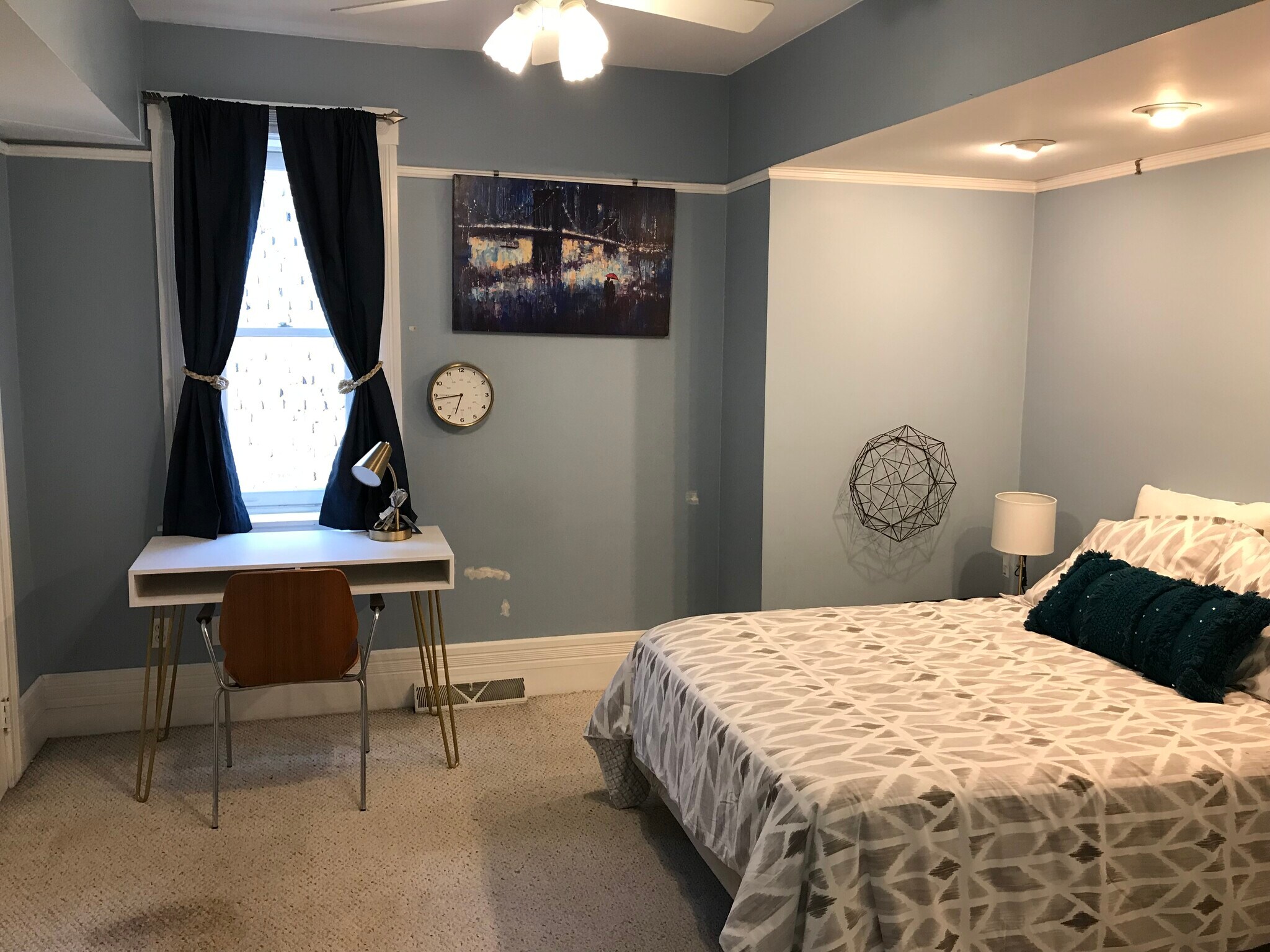 3rd floor middle bedroom - 3284 Dawson Street