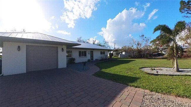 Building Photo - 511 Dona Dr