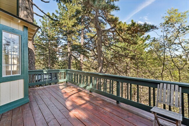 Building Photo - 1219 Scenic Way