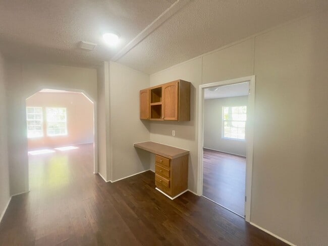 Building Photo - Four bedroom, 2 bath Modular home in Siler...