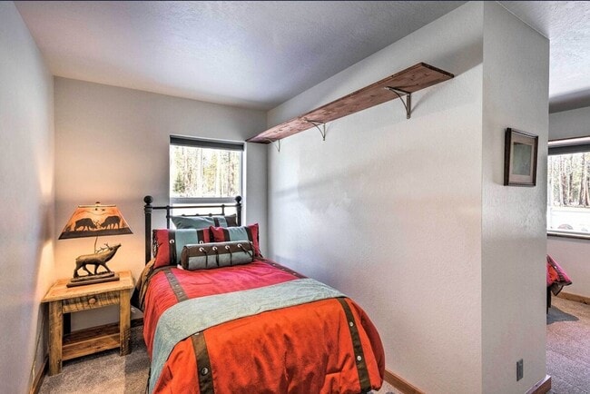 Building Photo - Gorgeous 2 Bed, 1.5 Bath Cabin Retreat on Big Creek