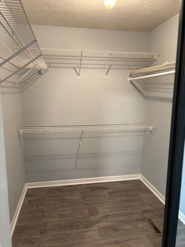 Building Photo - 3 Bedroom All Brick Home Southwest Springf...