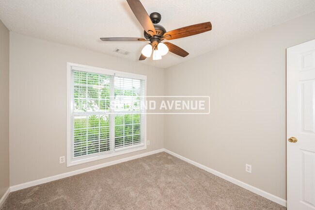 Building Photo - 130 Shenandoah Dr