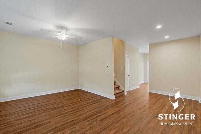 Building Photo - 204 Admiration Ave