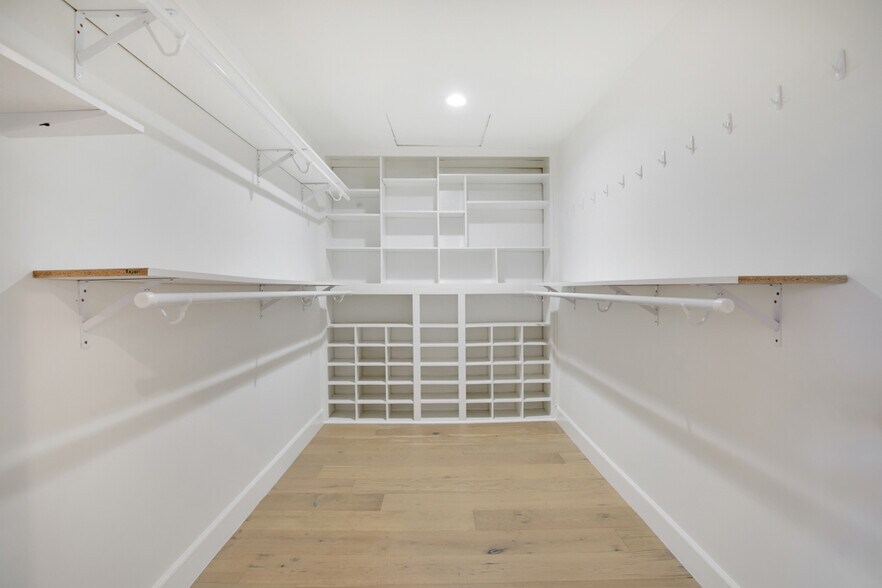 Building Photo - 23450 Park Hermosa