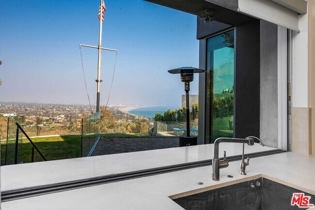 Building Photo - 770 Paseo Miramar