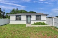 Building Photo - 1712 NW 76th Terrace